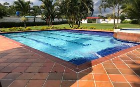 Finca Turística Villa Natasha - Casa Campestre y Cabañas Villavicencio